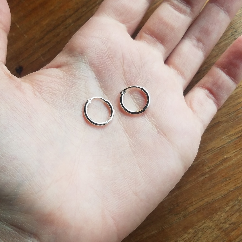 NWOT 13mm Mini Silver Hoop Earrings - Picture 5 of 8